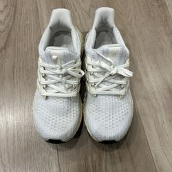 Adidas Ultraboost - Women’s 6