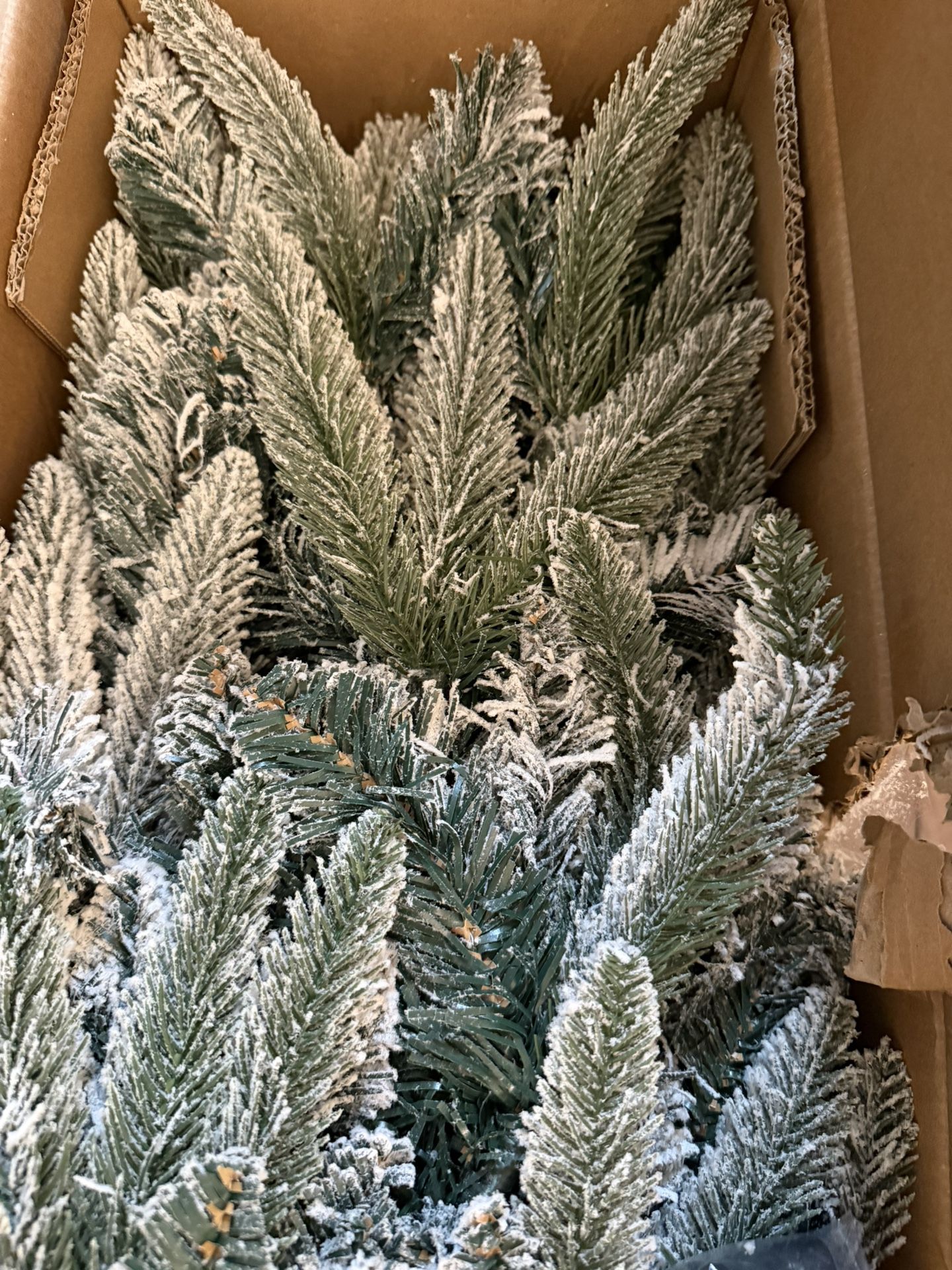 6.5ft Snow-Flocked Hinged Artificial Christmas Pencil Tree w/ 829 Mixed Tips