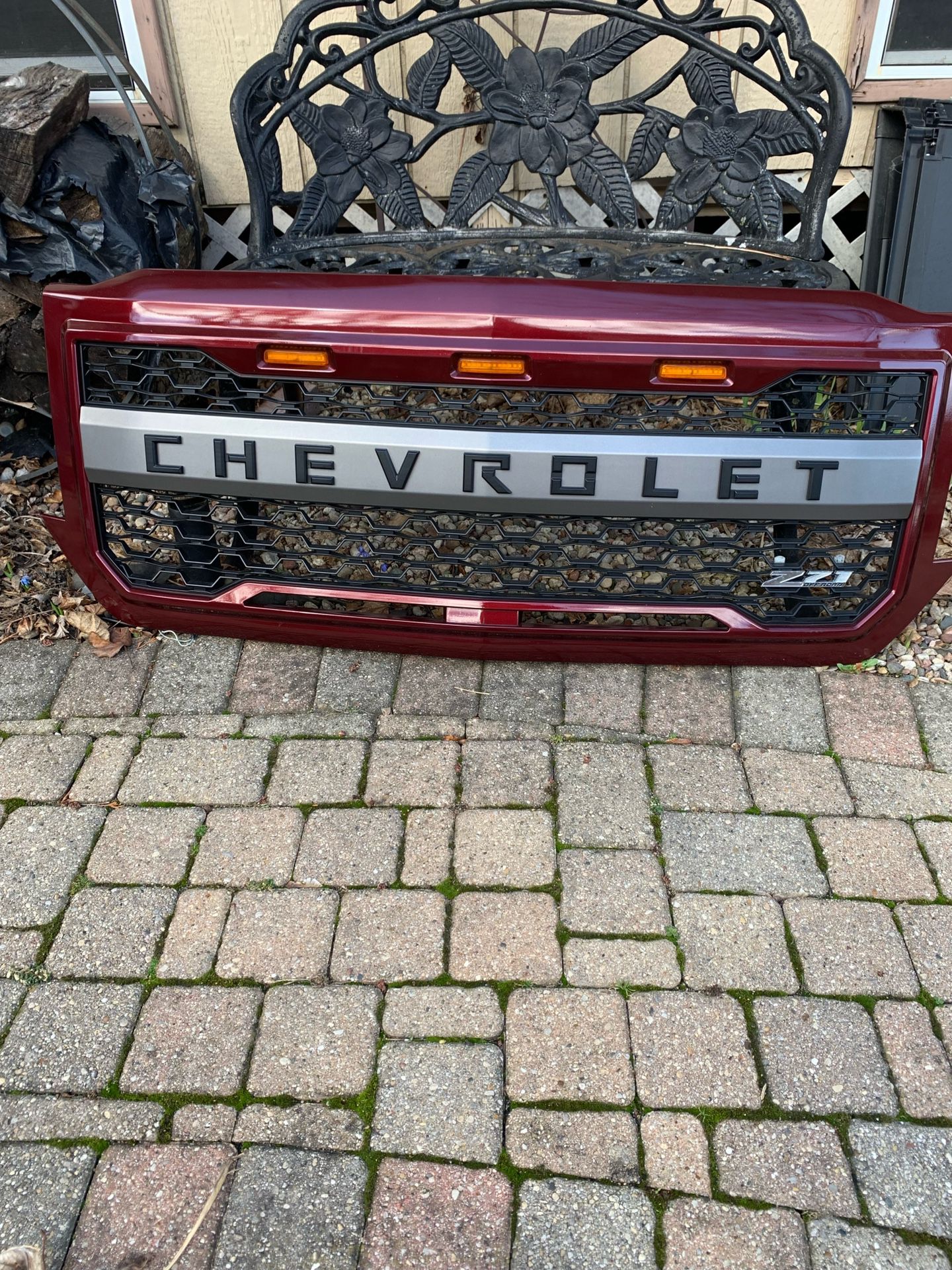 16-18 Chevrolet Silverado 1500  Front Grill 