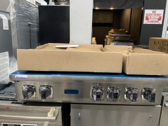 Viking 36” range top in stainless steel new open box