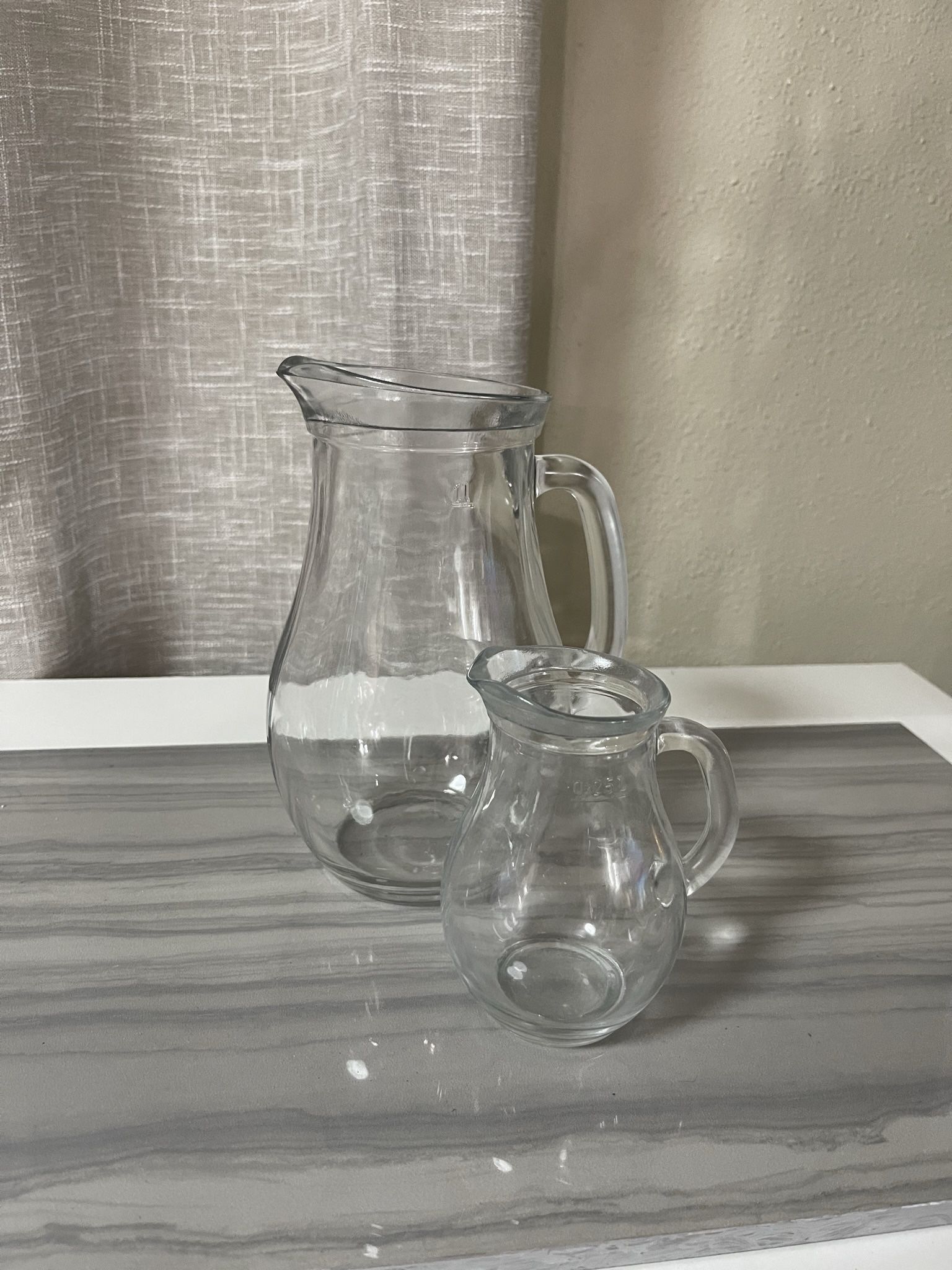 Set Of 2 Glass Canola/ Pitcher