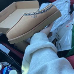 Women’s Ugg Chestnut 