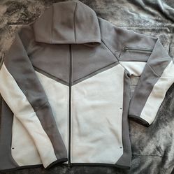 Nike Tech