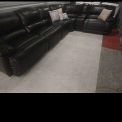SECTIONAL GENUINE LEATHER RECLINER ELECTRIC BLACK COLOR.. DELIVERY SERVICE AVAILABLE 🚚💥🚚