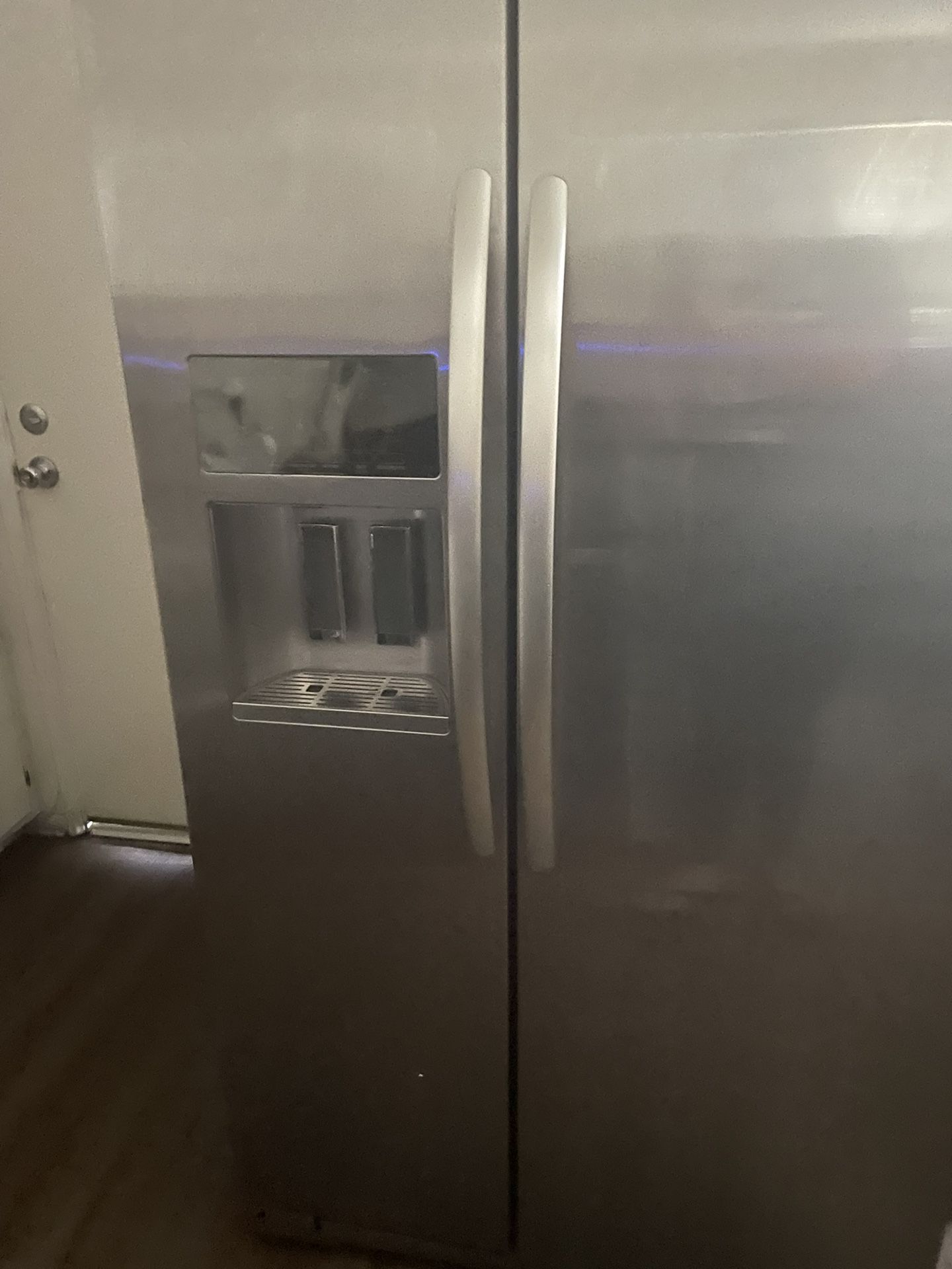 refrigerator good condition, large space, clean; freezer needs to be checked, something simple 300$ Or Best Ofert