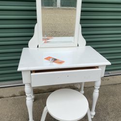 Pottery Barn Toddler Vanity