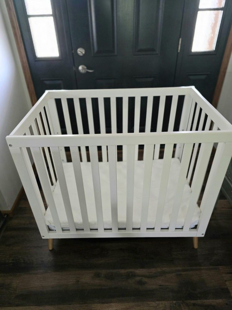 Mini Crib (Delta)