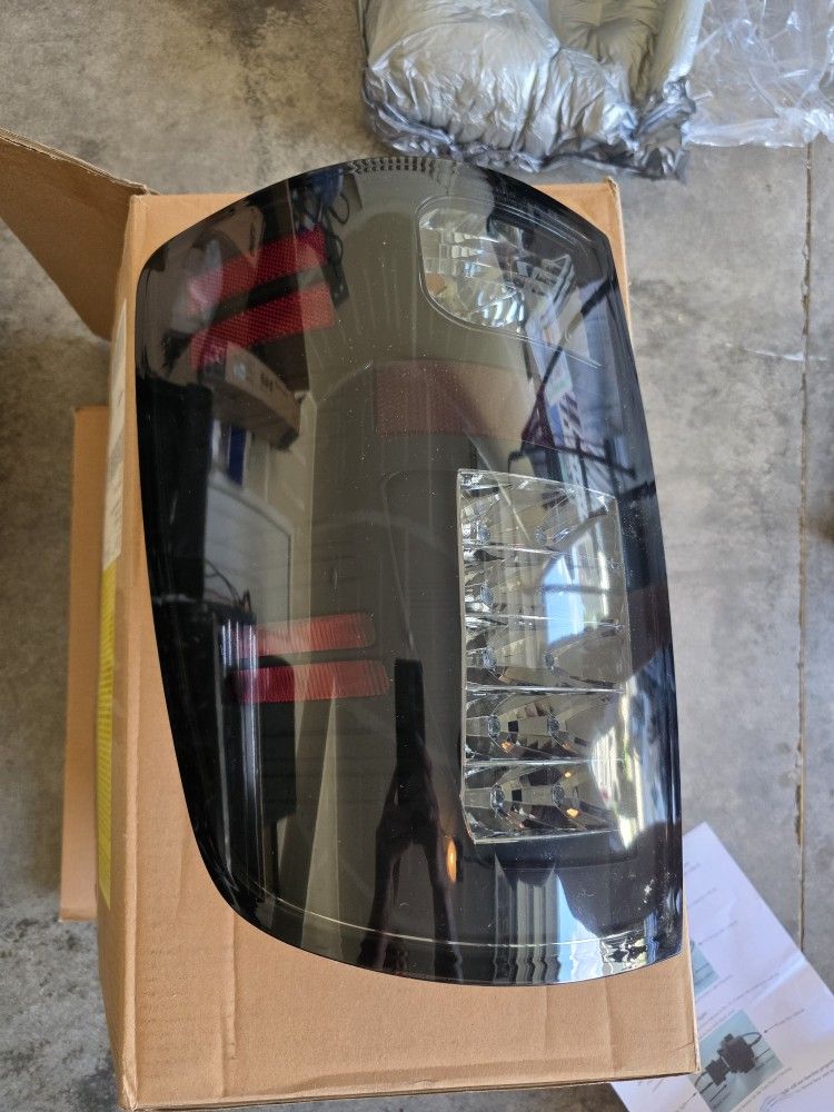 2015-2018 New Smoked Out Taillights For Gen 4 Dodge Ram