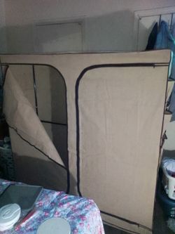 Pop up closet