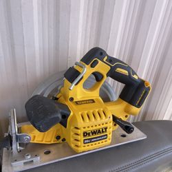 20-Volt MAX 7-1/4 in. Cordless Circular Saw (Tool Only)