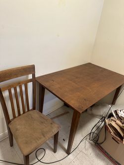 Dining Room Table w 3 Chairs