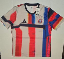 New Men's Adidas FC Bayern Munich 2025-26 Pre-Match Jersey Size (XL) Slim -fit