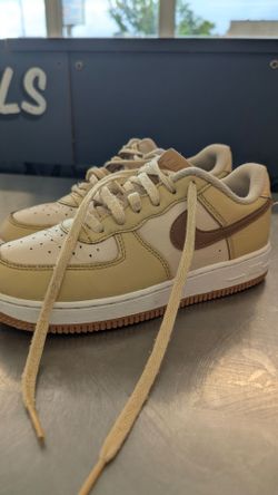 Kids dunks size 3 y