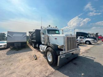 Dump truck Peterbelt