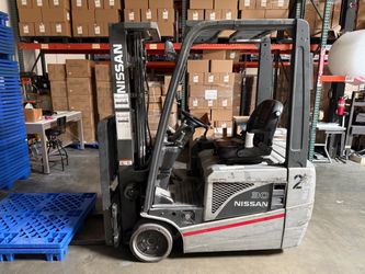 Nissan electric forklift - 4000 lbs with charger