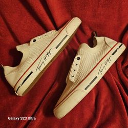 $25   TOMMY HILFIGER WHITE SNEAKERS 