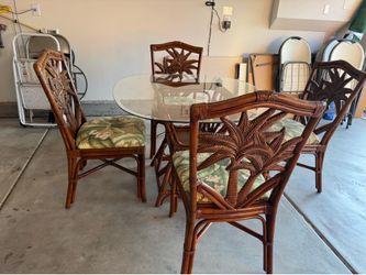 Dining table set