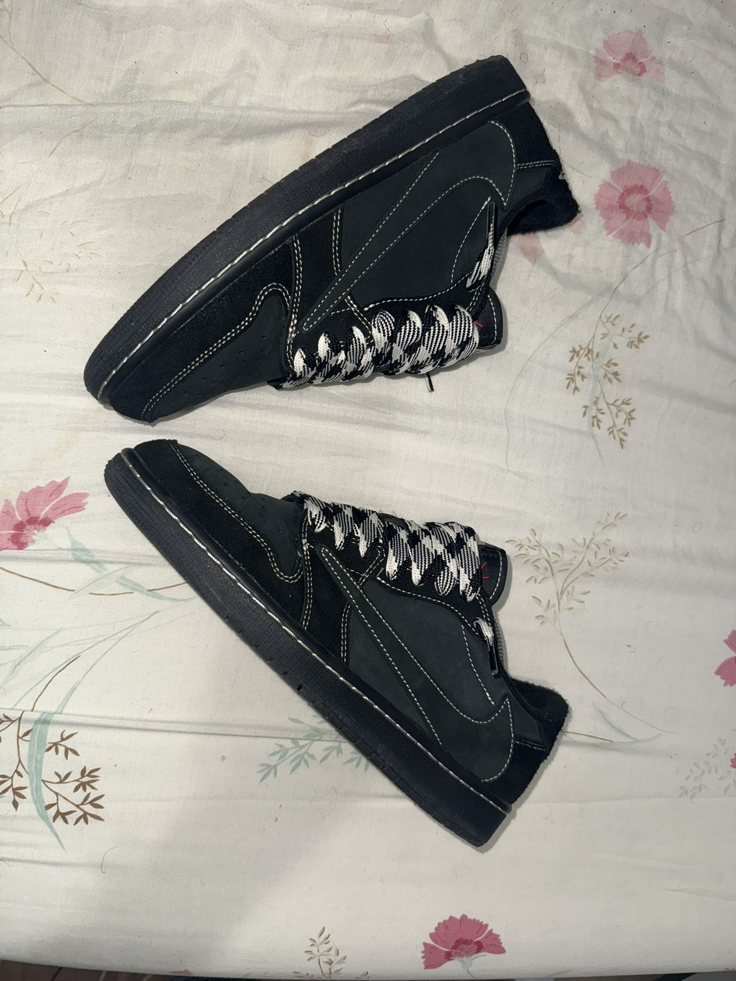 Travis Scott Black Phantom Size 9 Used But Still In Great Condition