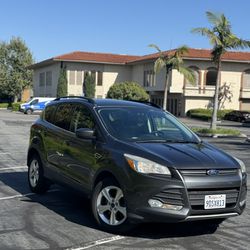 Ford ESCAPE 2016 Gray color And SUV