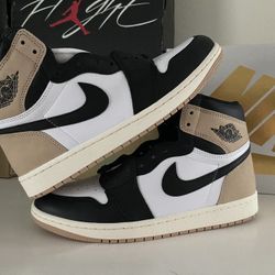 Air Jordan 1 High OG Latte **Perfect Christmas Gift 🎁 **Size 9.5M