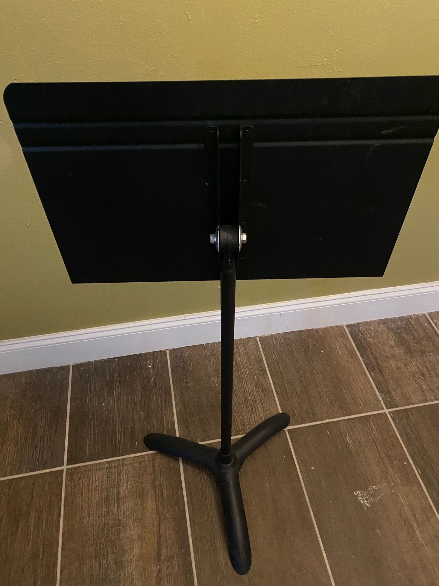 4 Manhasset Music Stands for Sale in Pompano Beach, FL OfferUp