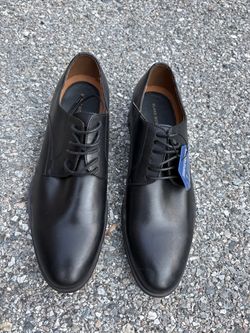 Brand new. Men’s dress shoes. Size is 10.