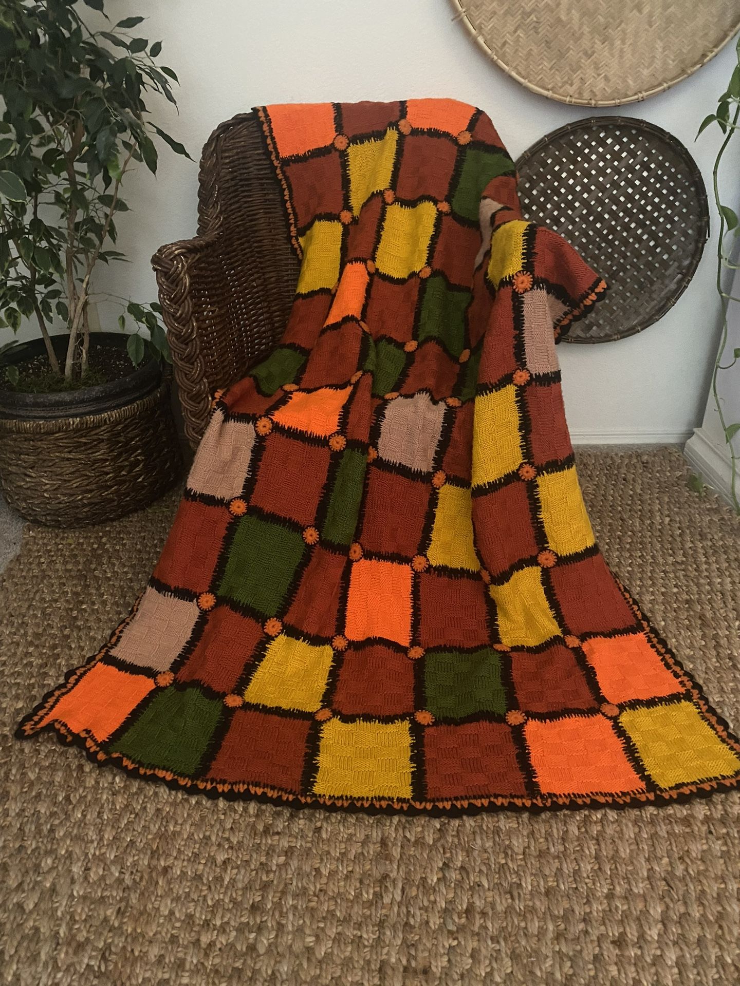 Vintage Boho MCM Jungalow Farmhouse Handmade Granny Squares Patchwork Knitted Throw Bed Blanket Afghan