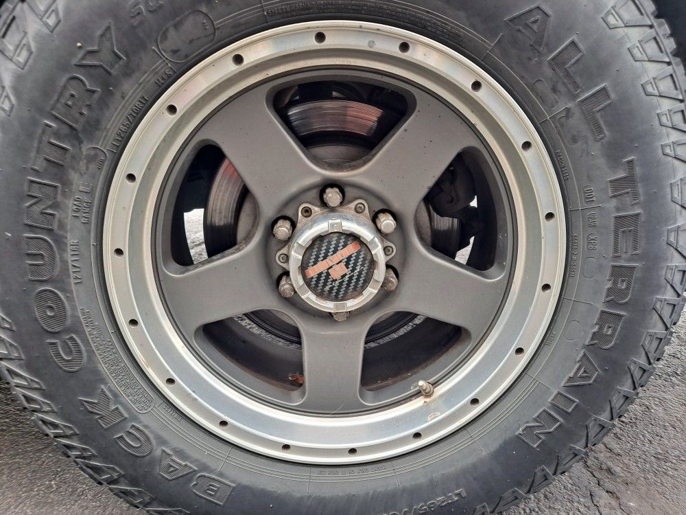 Set of 4 Level 8 17" wheels 4x4
