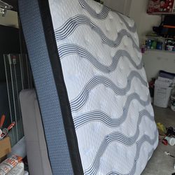 King size Mattress "Like new"!!