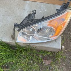 RAV4 2011 Luz Lado Izquiero Buen Estado