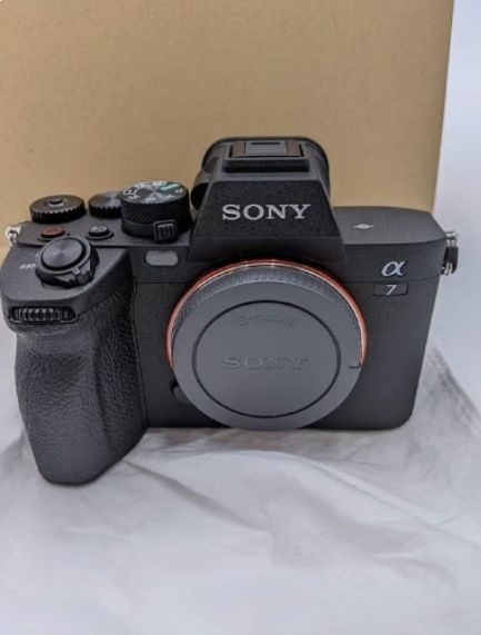 Sony Alpha 7 IV Full Frame Mirrorless Interchangeable Lens Camera Blac body only