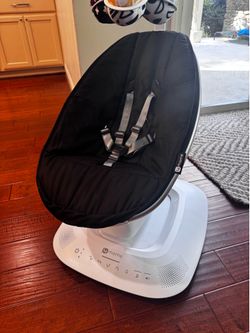 4moms mamaRoo 5.0 Baby Swing