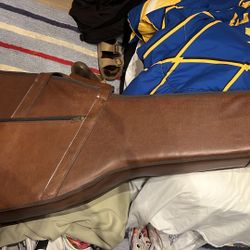 Oscar Schmidt’s Left Handed Guitar. 