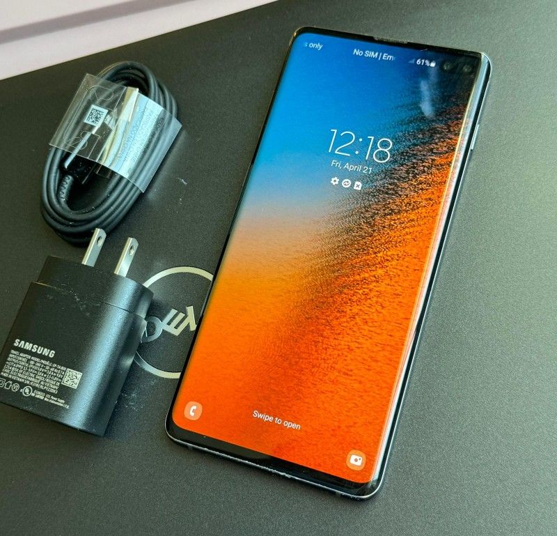 Samsung Galaxy S10+ Plus  , 128GB  , Unlocked   for all Company Carrier ,  Excellent Condition  Like New 