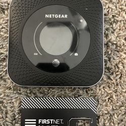 Netgear Nighthawk MR1100 4G LTE Mobile Hotspot Ethernet Router.