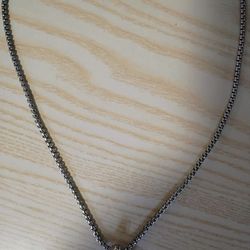 Women's necklace with purple pendant