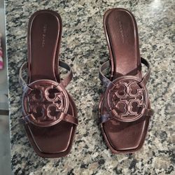 Tory Burch Bombe Miller Kitten Heel