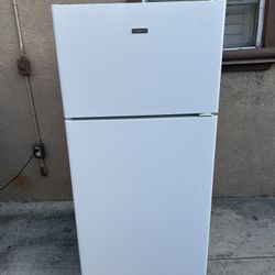 3 MONTHS WARRANTY 28x30x60 HOTPOINT REFRIGERATOR WHITE 14CU FT 