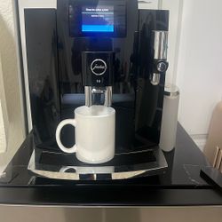 Jura E8 Piano Black 