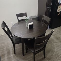 Round Dining Table Set – 5 Pieces