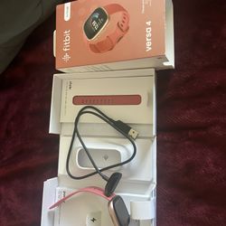 Fitbit Versa 4 Watch 