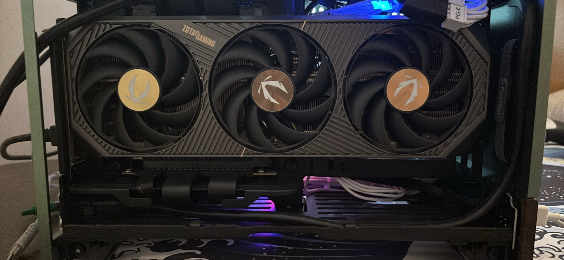 Zotac NVIDIA GeForce RTX 5070 SOLID Overclocked Tripler Fan 12GB GDDR7 PCIe 5.0 Graphics Card