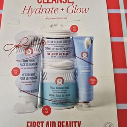 First Aid Beauty Hydrate + Glow Set