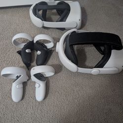 2 Meta Oculus Quest Bundle