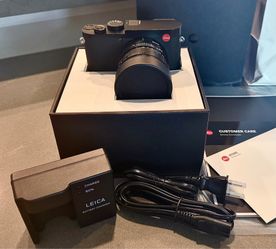 Leica Q2, 256 clicks, 2yr warranty
