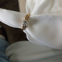 14k GOLD DIAMOND HALF CARAT TO THREE QUARTER CARAT DIAMOND RING