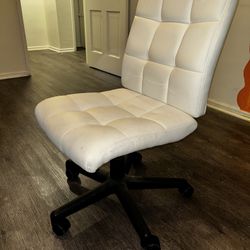 Office Or Vanity Rolling Chair 