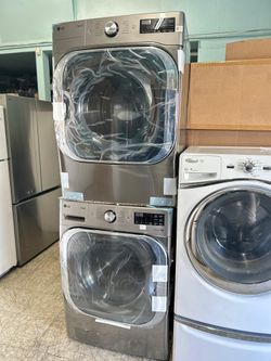 🎁 LG 5.2 Cu.Ft. Mega Capacity Frontload Washer and 9.0 Cu.Ft. Dryer🎁