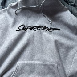 Supreme Futura box logo size L