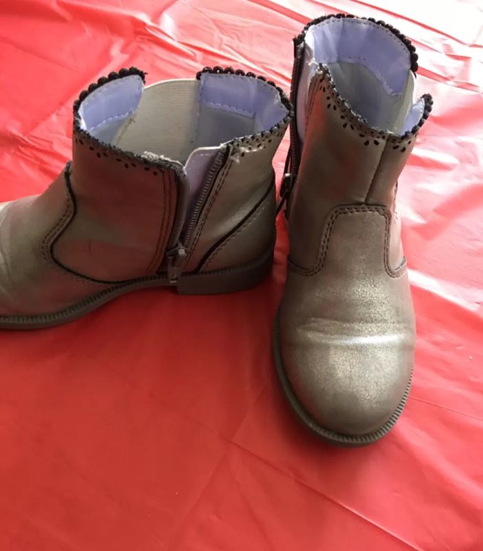 Toddler girl's gray boots with zipper size 10